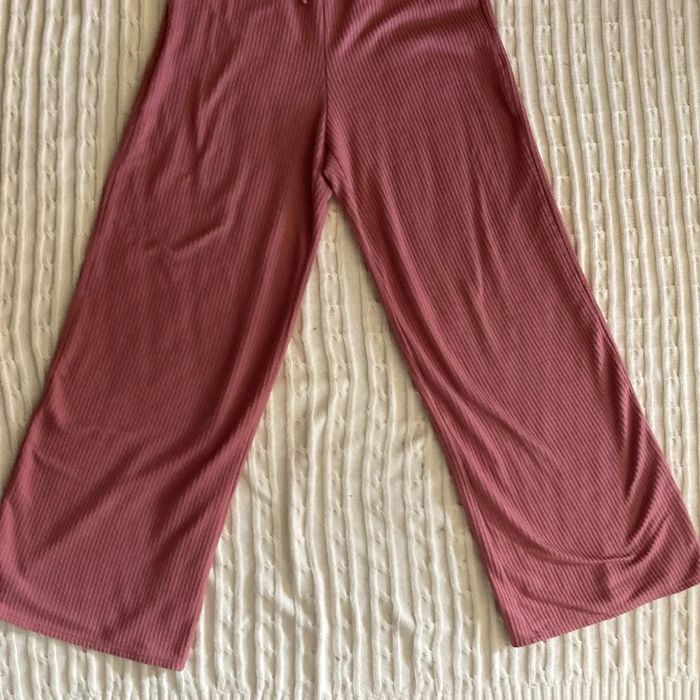Lulu’s Two-Piece Set ~ Medium - Picture 5 of 7